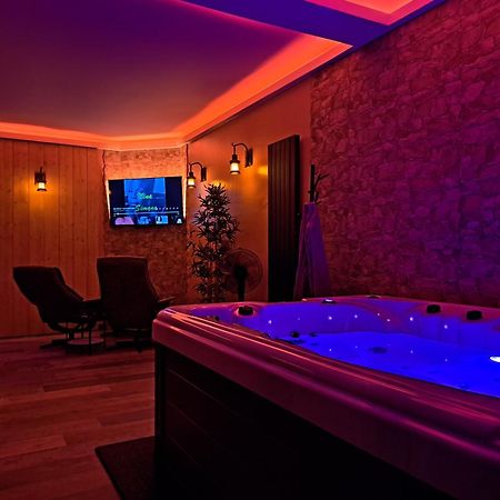 Ospaloft, Meuble Haut De Gamme Avec Spa Privatif Arras Εξωτερικό φωτογραφία